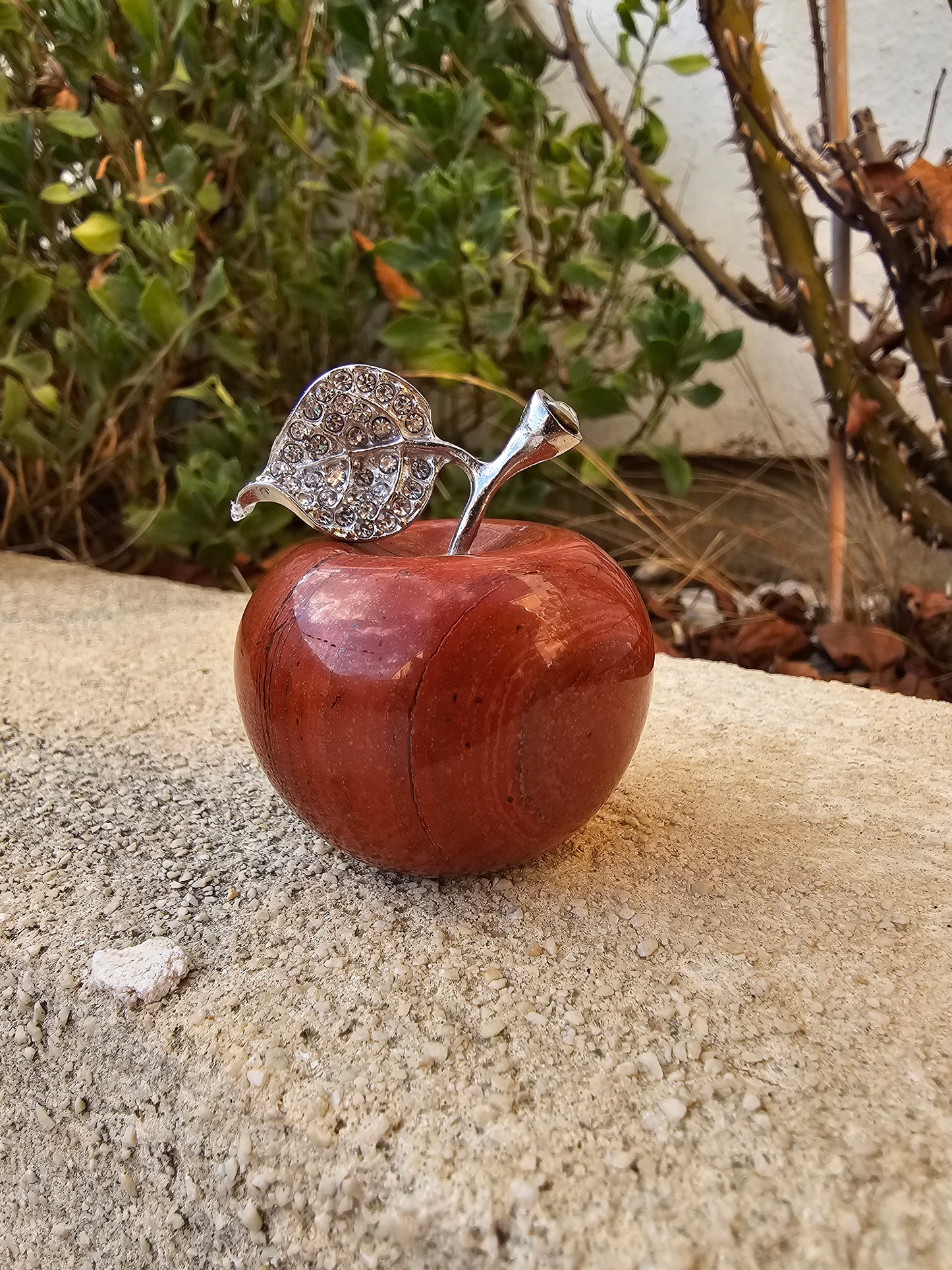 POMME 45MM JASPE ROUGE A (1 PIÈCE)