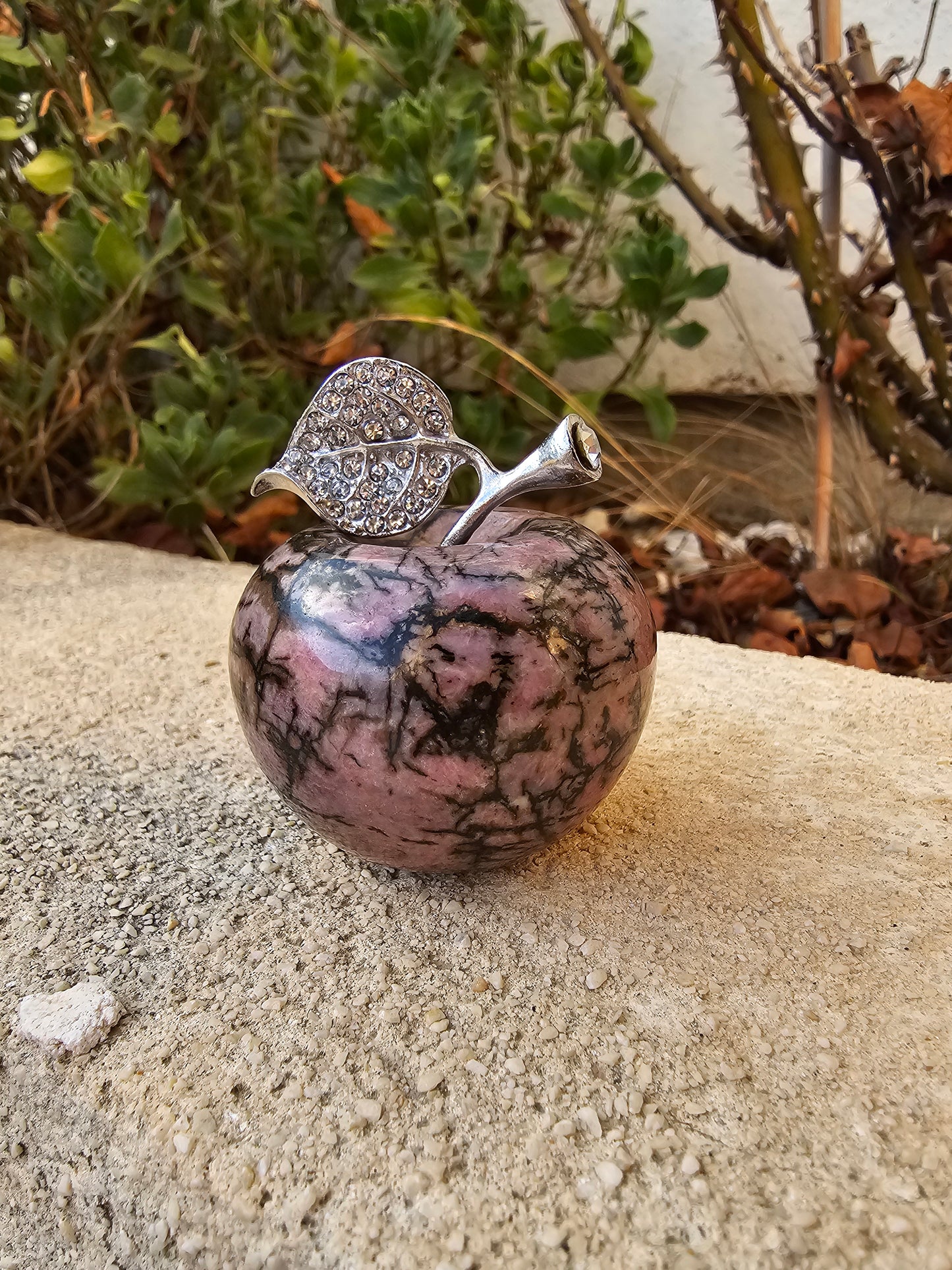POMME 45MM RHODONITE MADAGASCAR A (1 PIÈCE)