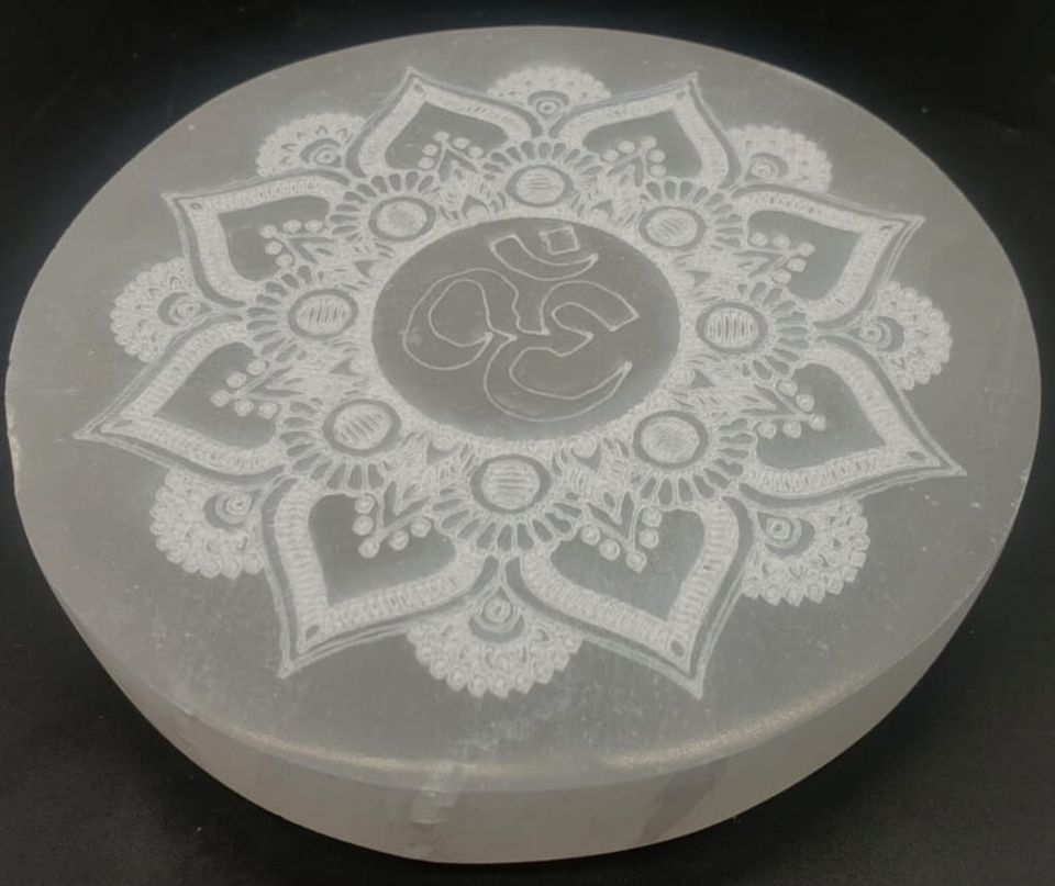 Plaque de rechargement en sélénite OM Motifs 10cm