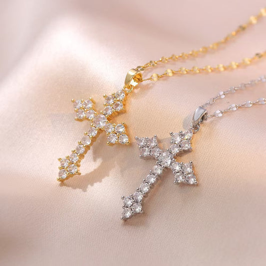 pendentif croix incrusté de zircon