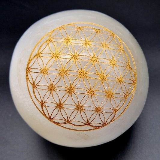 Sphère Sélénite gravée 10cm - Fleur de Vie