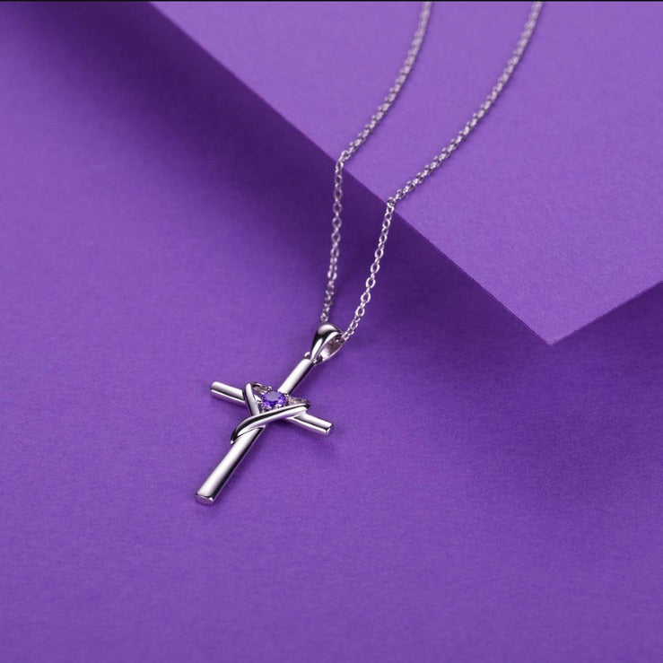 Collier pendentif croix en forme de cœur