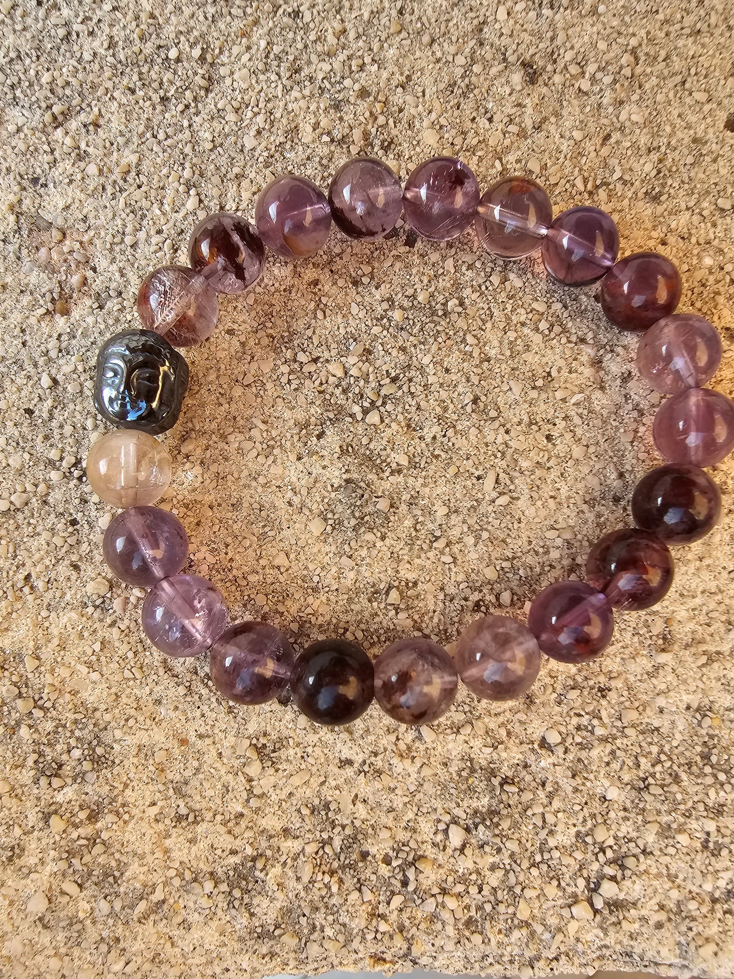 Bracelet Cacoxénite & Bouddha en Hématite – Sagesse, Ancrage & Élévation