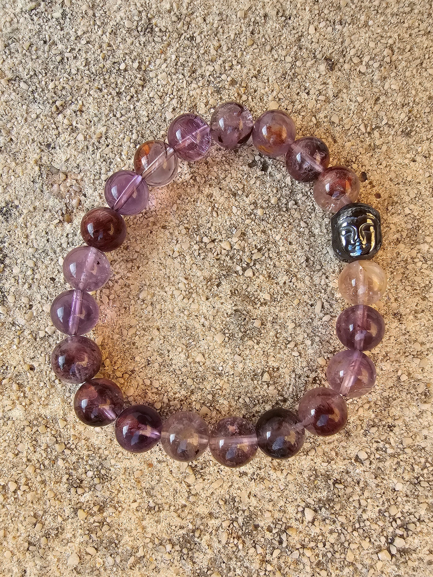 Bracelet Cacoxénite & Bouddha en Hématite – Sagesse, Ancrage & Élévation